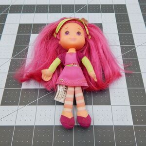 Hasbro American Greetings Strawberry Shortcake Raspberry Soft Doll 2009 Toy 6”